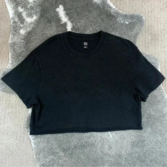 BDG Black Cropped Boxy Tee - Picture 5 of 10